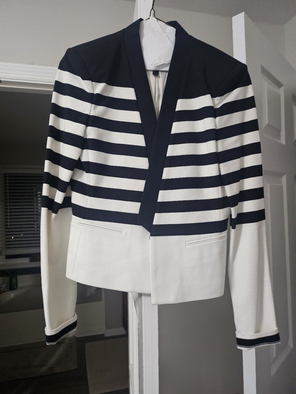 BCBGMAXAZRIA Women’s Guy White/Black Tuxedo Jacket size S